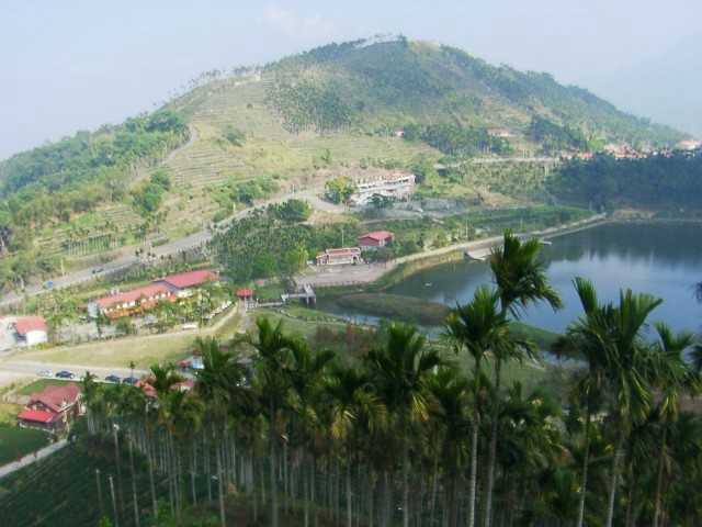 鹿谷麒麟潭之双顶—冻顶山,尖子顶山